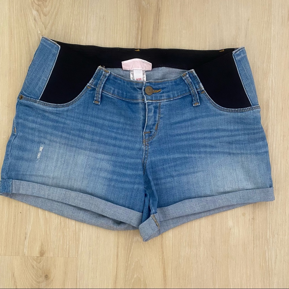 Maternity Shorts Size 6.